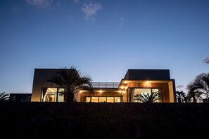 Exterior - This is a modern design space, and you can enjoy outdoor bath facilities (jeju)