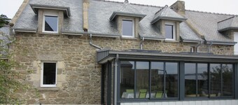 Comfortable stone house with large garden -Sea view- Plage du Pont-3 Bedrooms