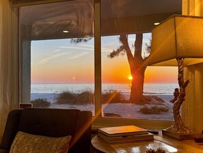 Interior - Beachfront 2B/1B -  Newly Remodeled Ground Floor  unit. Right on the beach. M (Bradenton Beach)