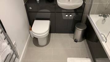 Apartment | Bathroom