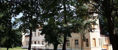 Voorkant van accommodatie