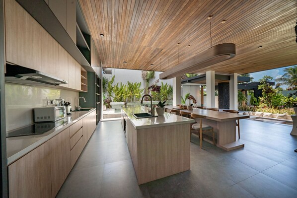 Four Bedroom Private Pool Family Villa - Beer Included | 私人廚房