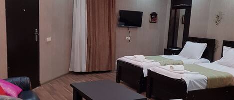 Family Room | In-room safe, soundproofing, iron/ironing board, free WiFi