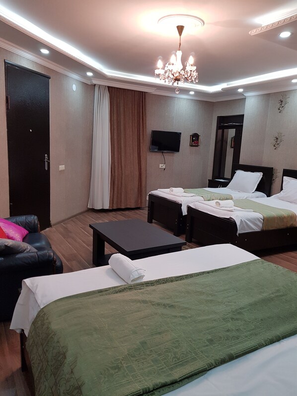 Kamar Keluarga | Brankas, kedap suara, setrika/meja setrika, dan Wi-Fi gratis