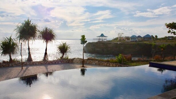 Unclassified image, 1 of 49, button - Dodol Lembongan Cliff Sunset (Lembongan Island)