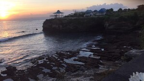 Unclassified image, 4 of 49, button - Dodol Lembongan Cliff Sunset (Lembongan Island)