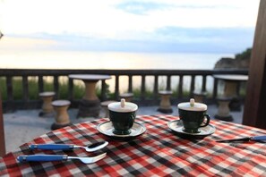 Breakfast area - Dodol Lembongan Cliff Sunset (Lembongan Island)