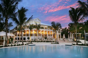 Ulkouima-allas, lämmitetty uima-allas