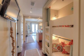 2 bedrooms, iron/ironing board, travel cot, free WiFi - Smurf Mountain by AvantStay | Private Beach + Pool | RedFish Village (Santa Rosa Beach)