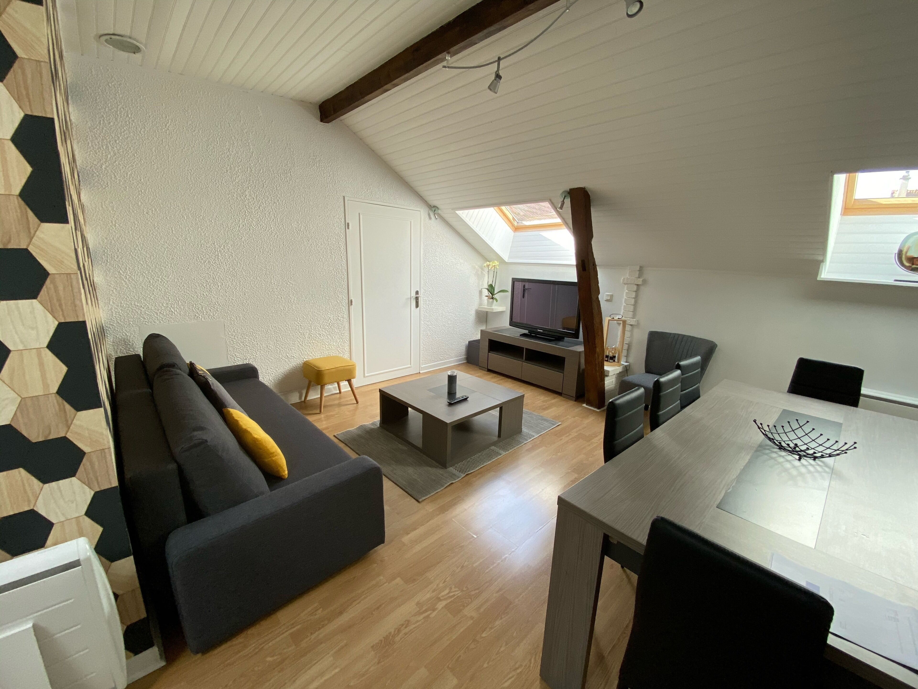 "Le Bidule" apartment in Chouilly in the heart of the white coast