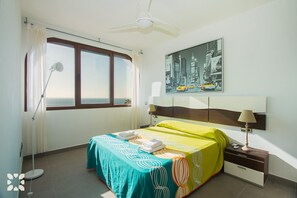 3 makuuhuonetta, silitysrauta/-lauta, ilmainen Wi-Fi