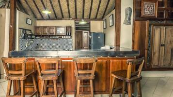 Geladeira, fogão, cooktop, lava-louças
