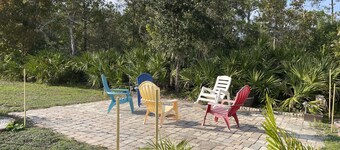 Private studio; big outdoor space 