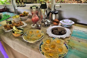 Desayuno a la carta todos los días (con cargo)