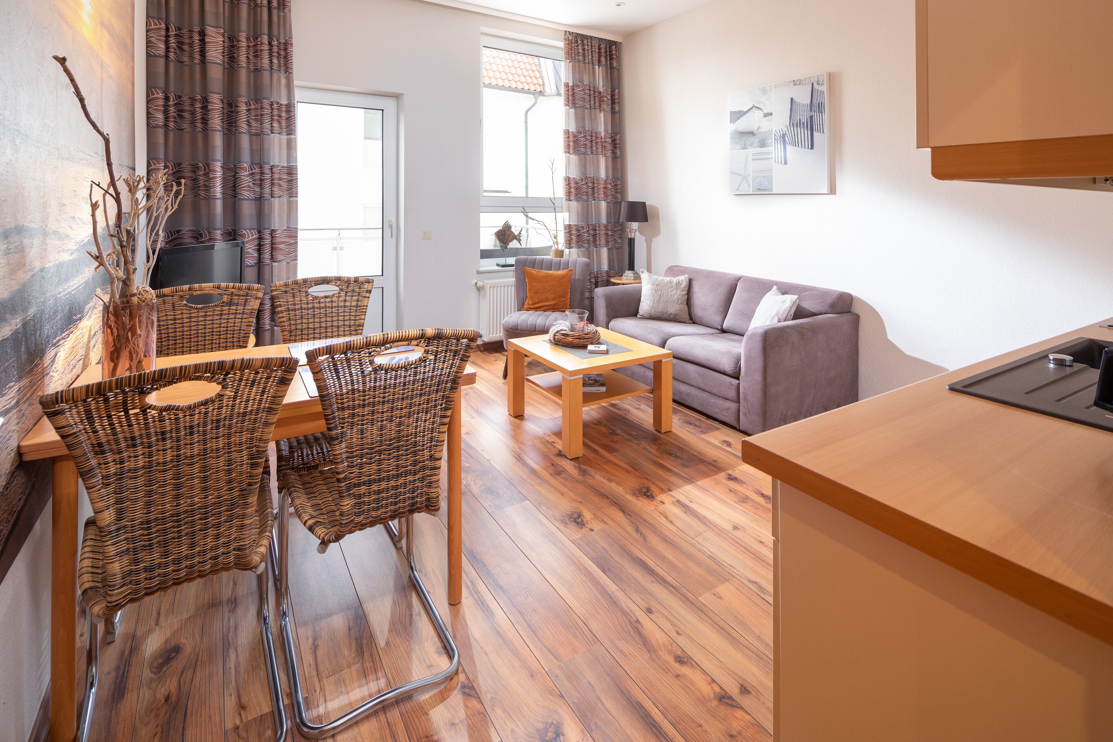 Sea sounds, downtown, balcony, central location, WiFi, very quiet