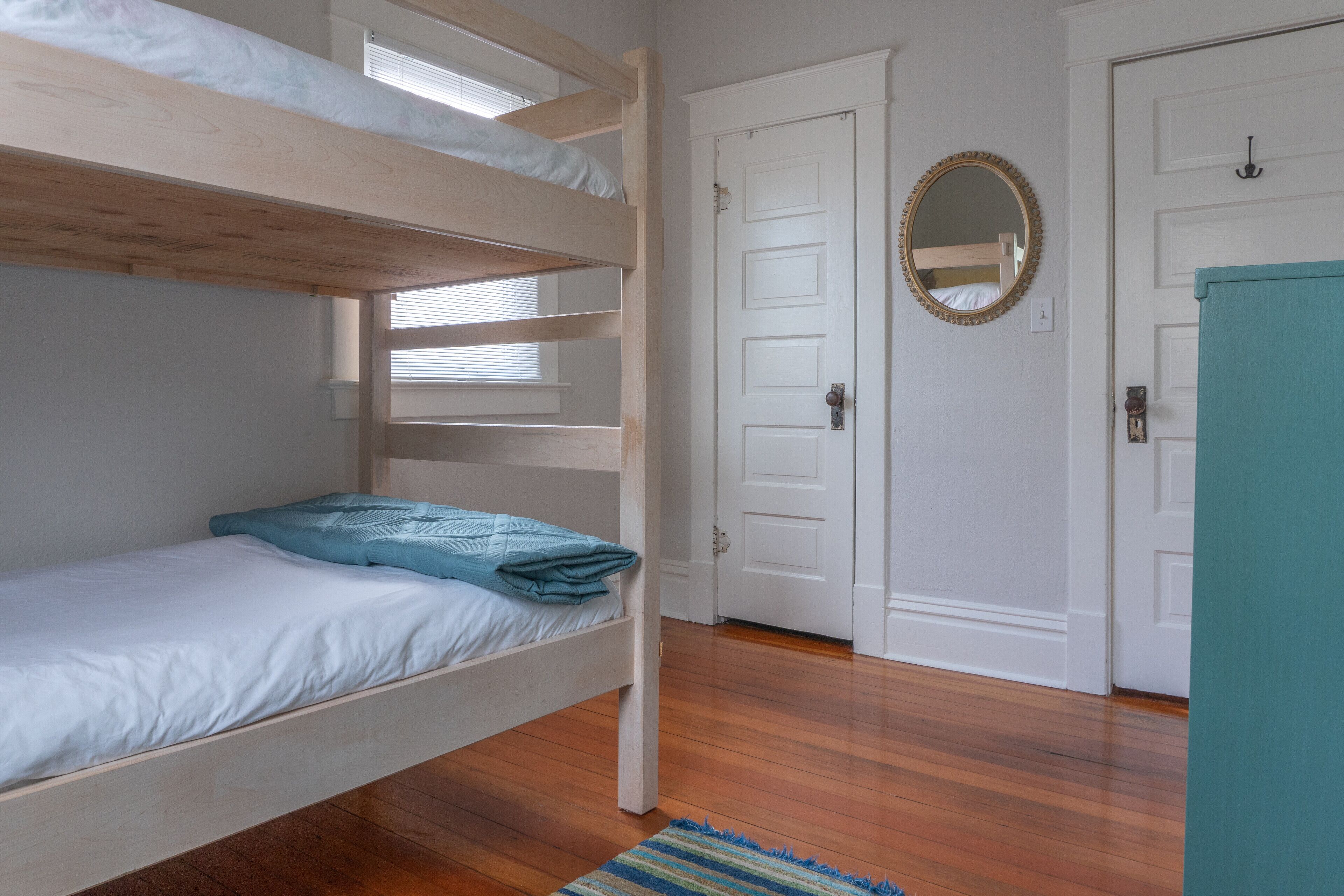 Clean & Cozy Home Near Downtown, Hiking, Biking!