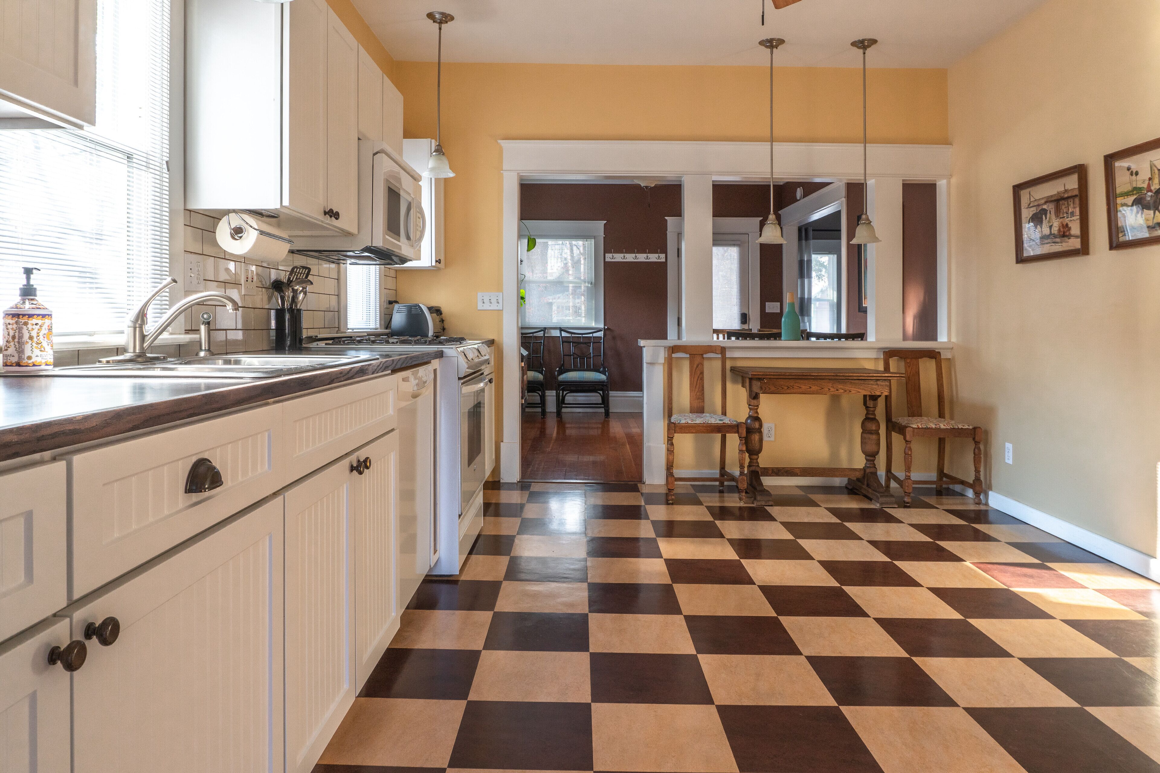 Clean & Cozy Home Near Downtown, Hiking, Biking!