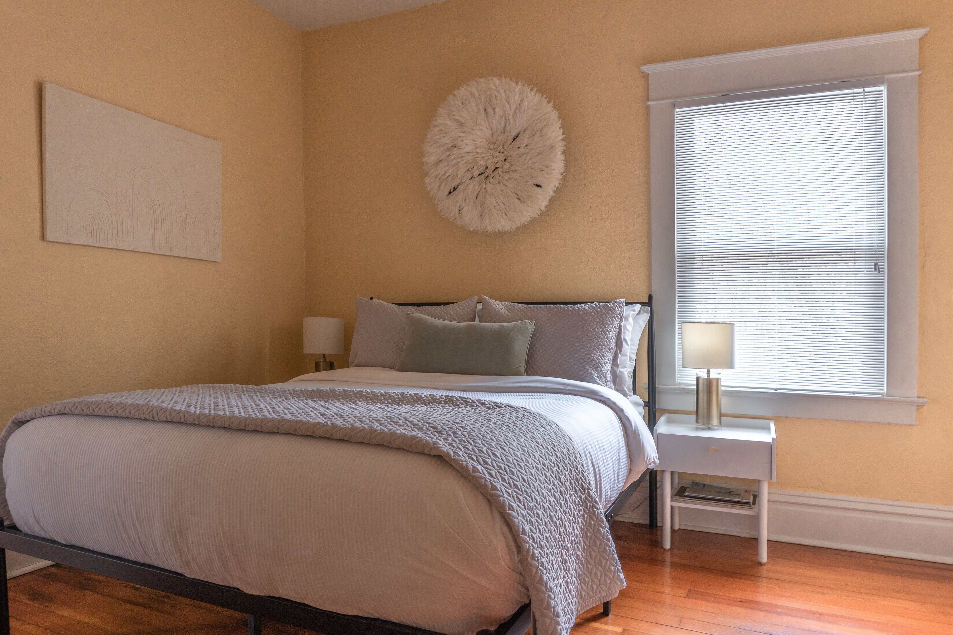 Clean & Cozy Home Near Downtown, Hiking, Biking!