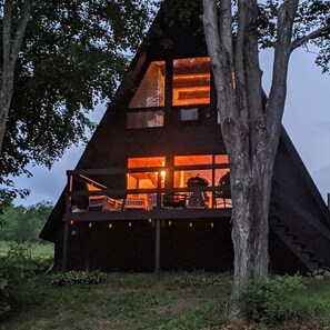 Exterior - Cozy Rustic Cabin In The Hamlet Of Shushan NY. with  incredible views (shushan)