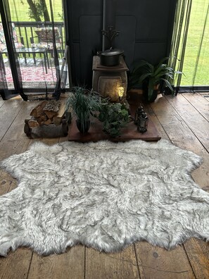 Interior - Cozy Rustic Cabin In The Hamlet Of Shushan NY. with  incredible views (shushan)