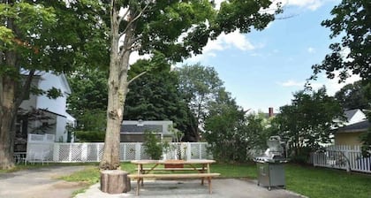 Beautiful Delightful 3BR Downtown Brunswick All King Beds