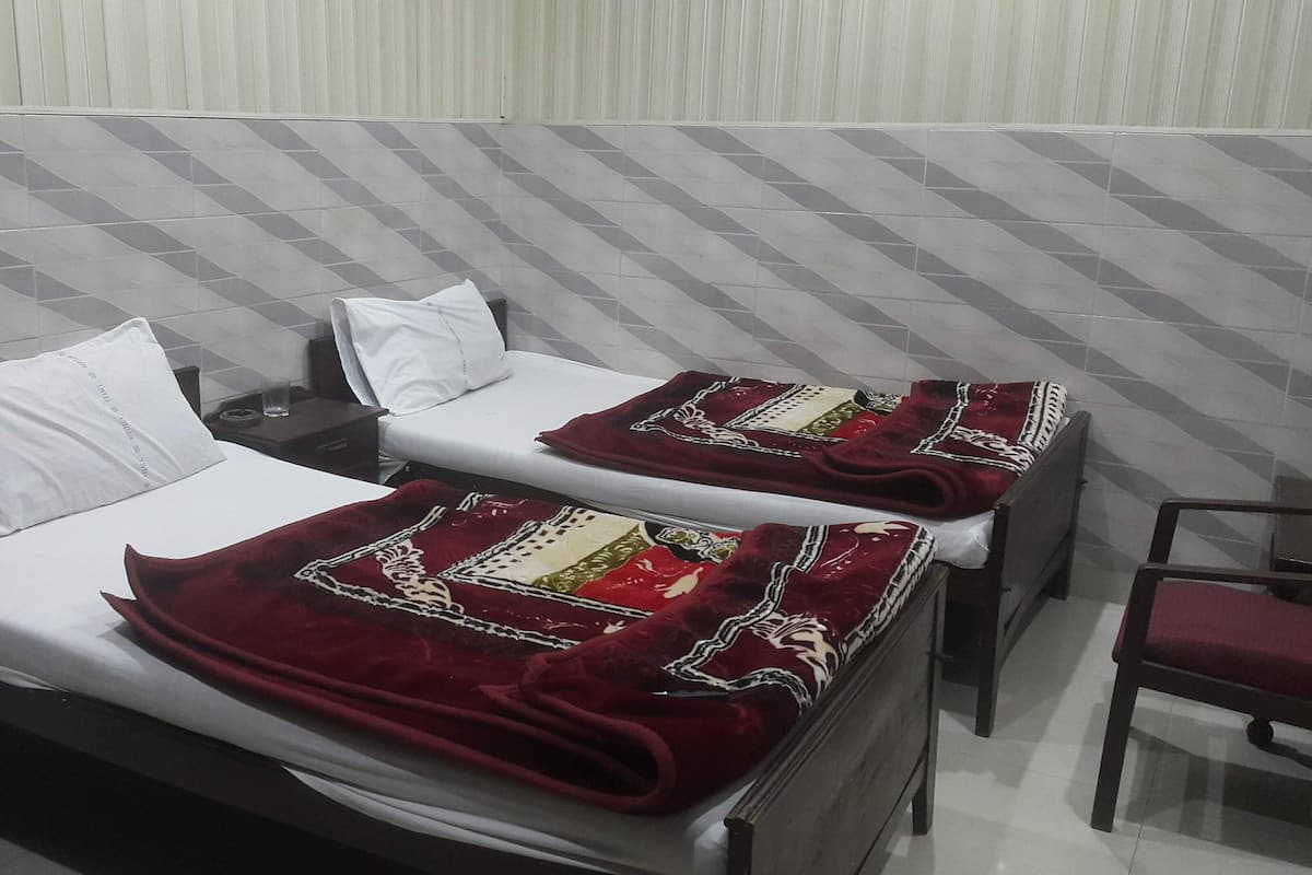 Soundproofing, free WiFi, bed sheets