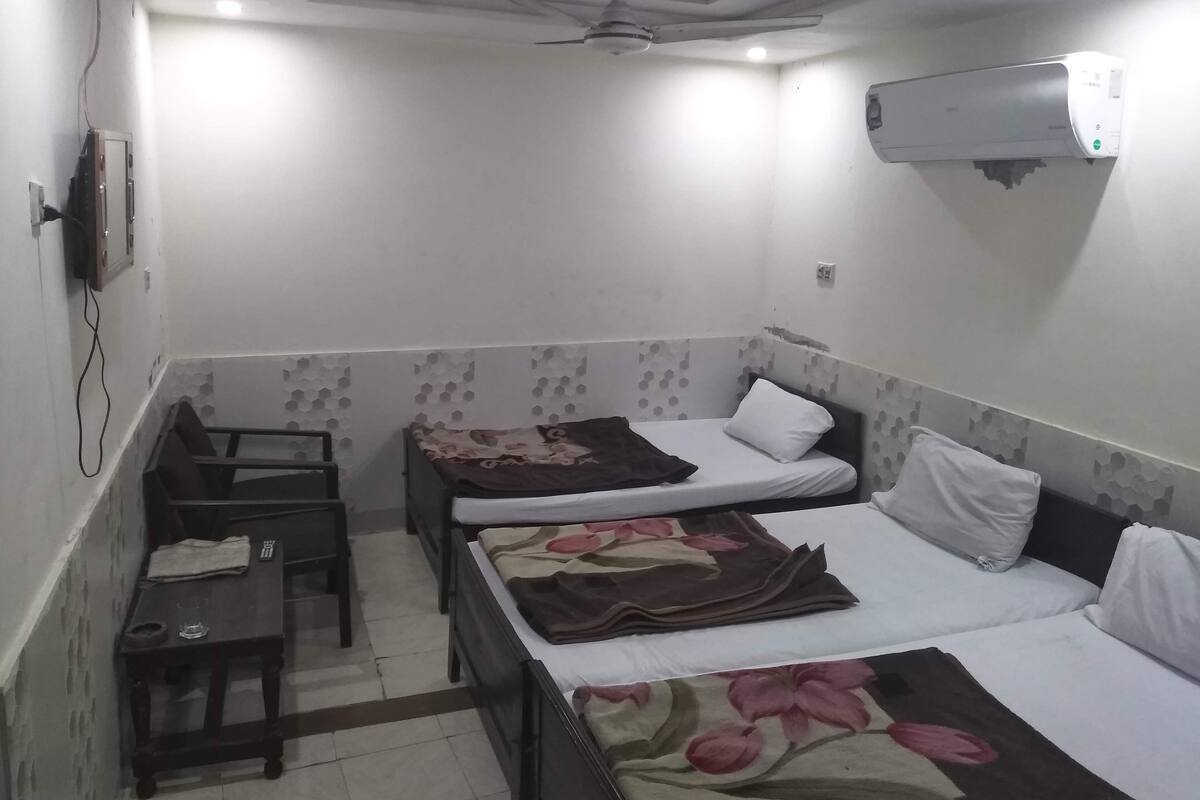 City Triple Room | Soundproofing, WiFi (free), bed sheets