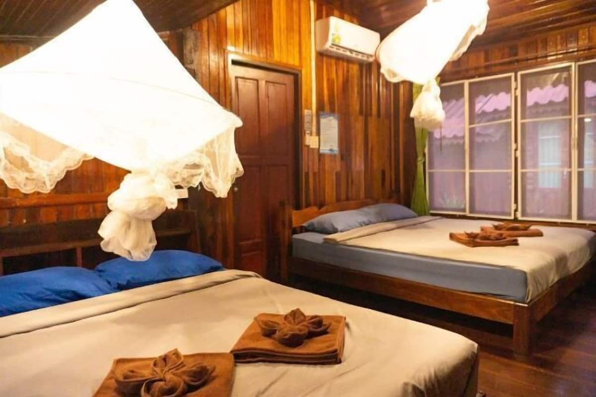 1 bedroom, blackout curtains, free WiFi, bed sheets