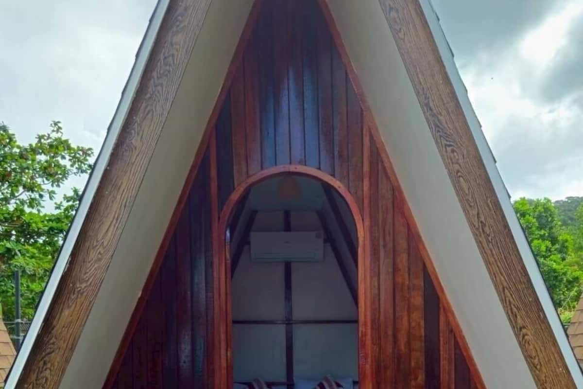 1 bedroom, blackout drapes, free WiFi, bed sheets