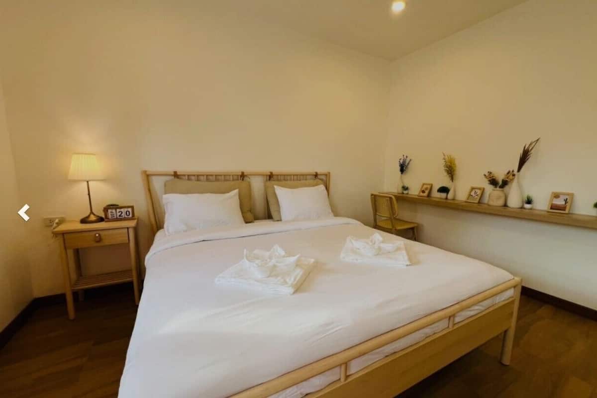 Standard Room, Non Smoking, Garden View | Blackout drapes, free WiFi, bed sheets