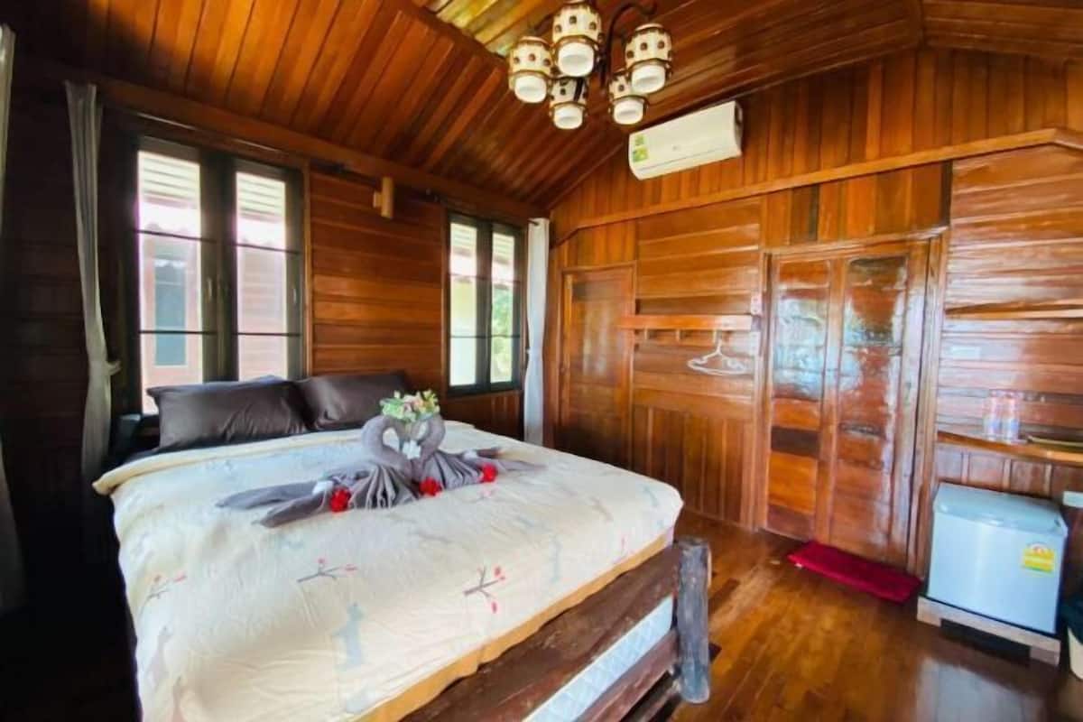 1 habitación, cortinas blackout, wifi gratis y ropa de cama