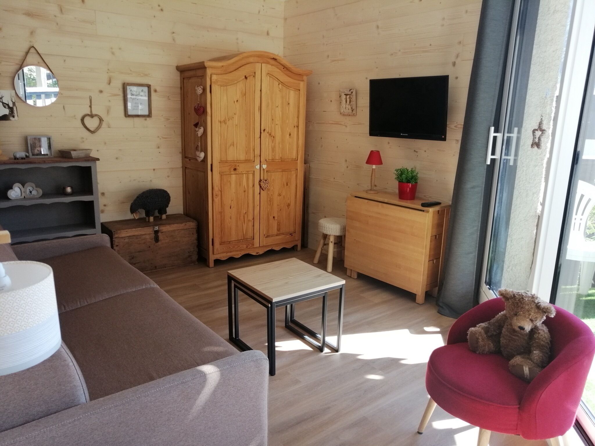 Charming Studio Pra Loup 1500 with large sunny balcony. WiFi fiber. 