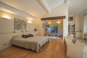 5 bedrooms, desk, iron/ironing board, free WiFi - Homerez - Villa in Saint-Rémy-de-Provence (Saint-Rémy-de-Provence)