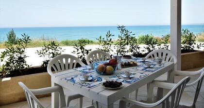 den of sailors 2 facing the sea