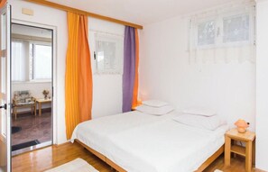 1 bedroom, free WiFi, bed sheets