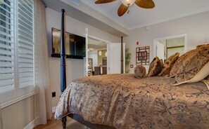 2 chambres, fer et planche à repasser, Wi-Fi, draps fournis