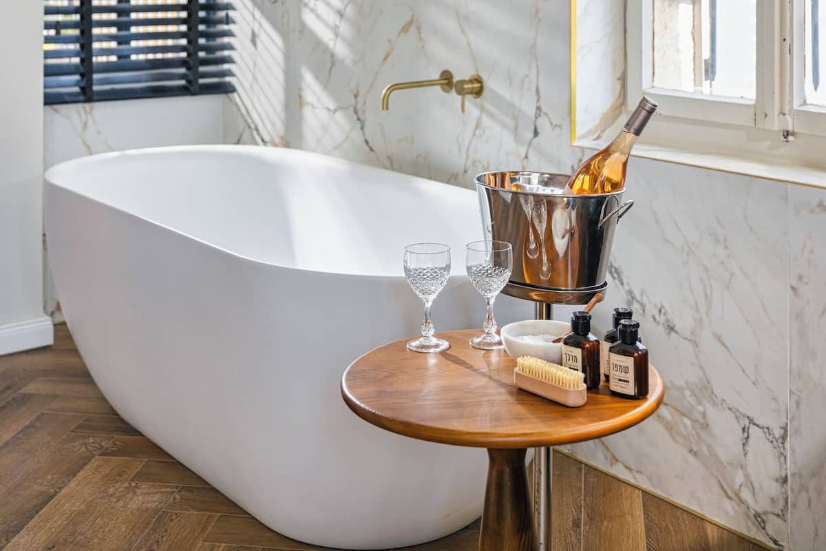 suite (king) | 1 bedroom, premium bedding, minibar, individually decorated