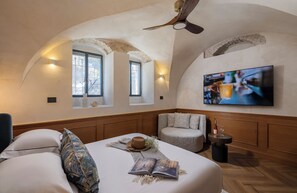 Economy Double Room (The Cave) | Premium bedding, minibar, individually decorated, desk -  Villa Albi - Machne Yehuda Hotel (Jerusalem)