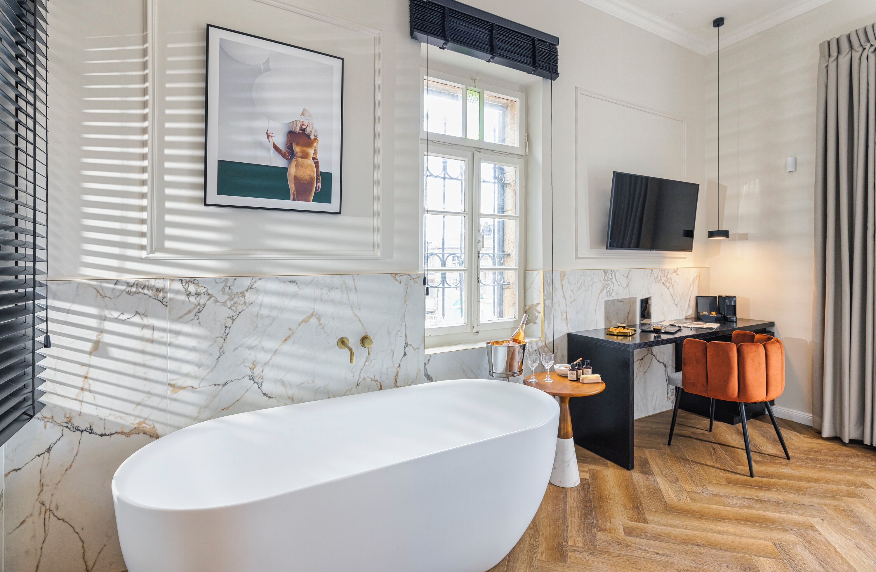 suite (king) | 1 bedroom, premium bedding, minibar, individually decorated