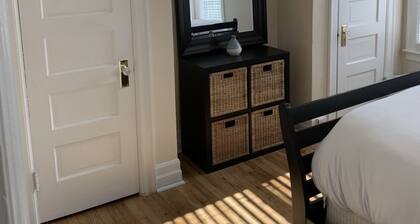 STEPS from Downtown Plymouth-Walk to everything!