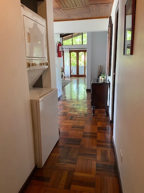 Interior - Comfortable Casa De Ensueño + Internet Fibra + Close To Colon Town (Ciudad Colón)