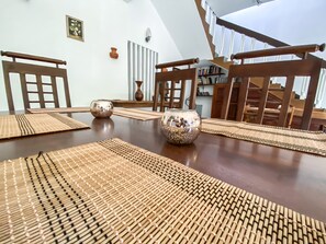 Daily continental breakfast (USD 2 per person)
