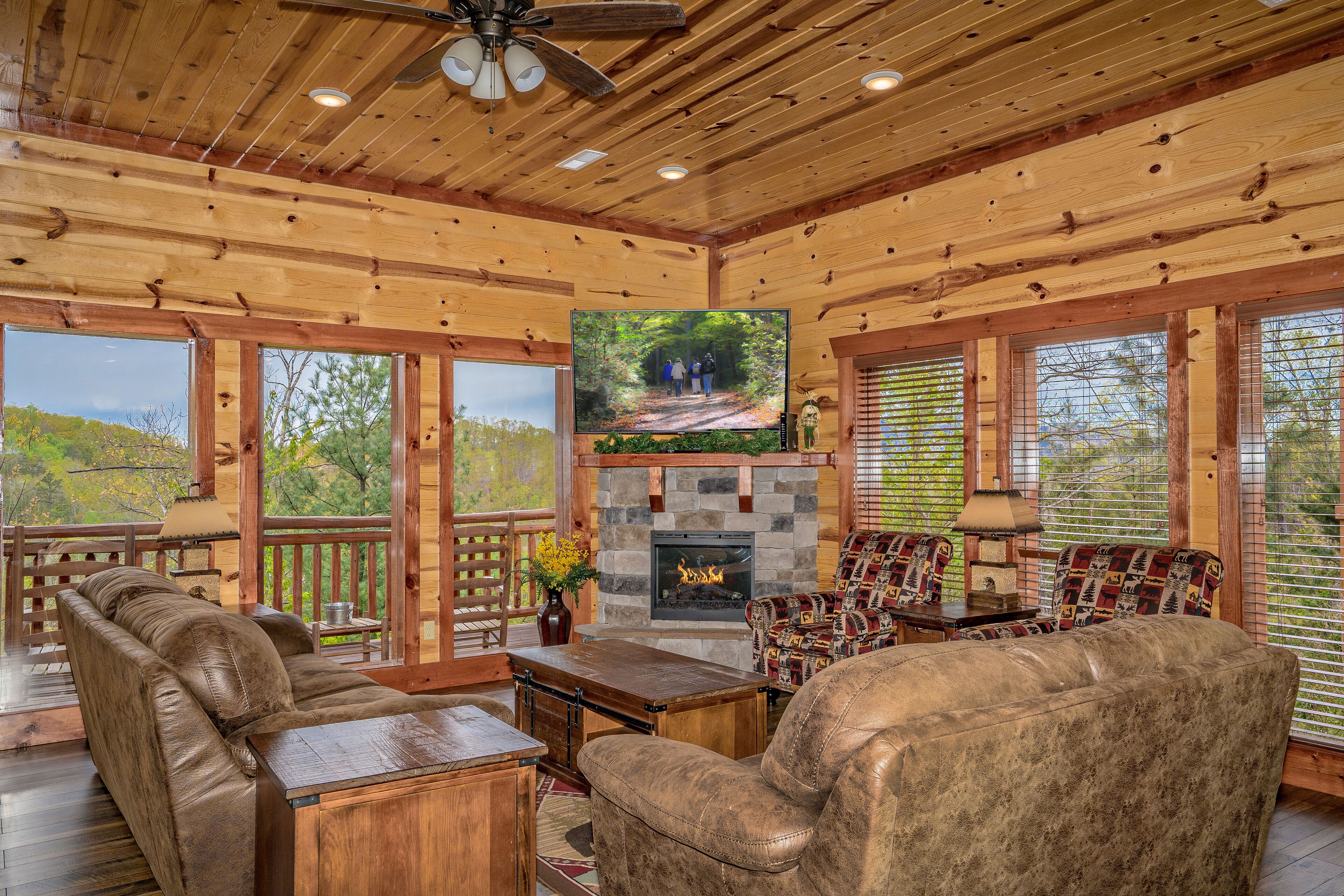 Magical Mountain Retreat: Indoor Pool, Views! Resort Facilities, Game Room, near Attractions