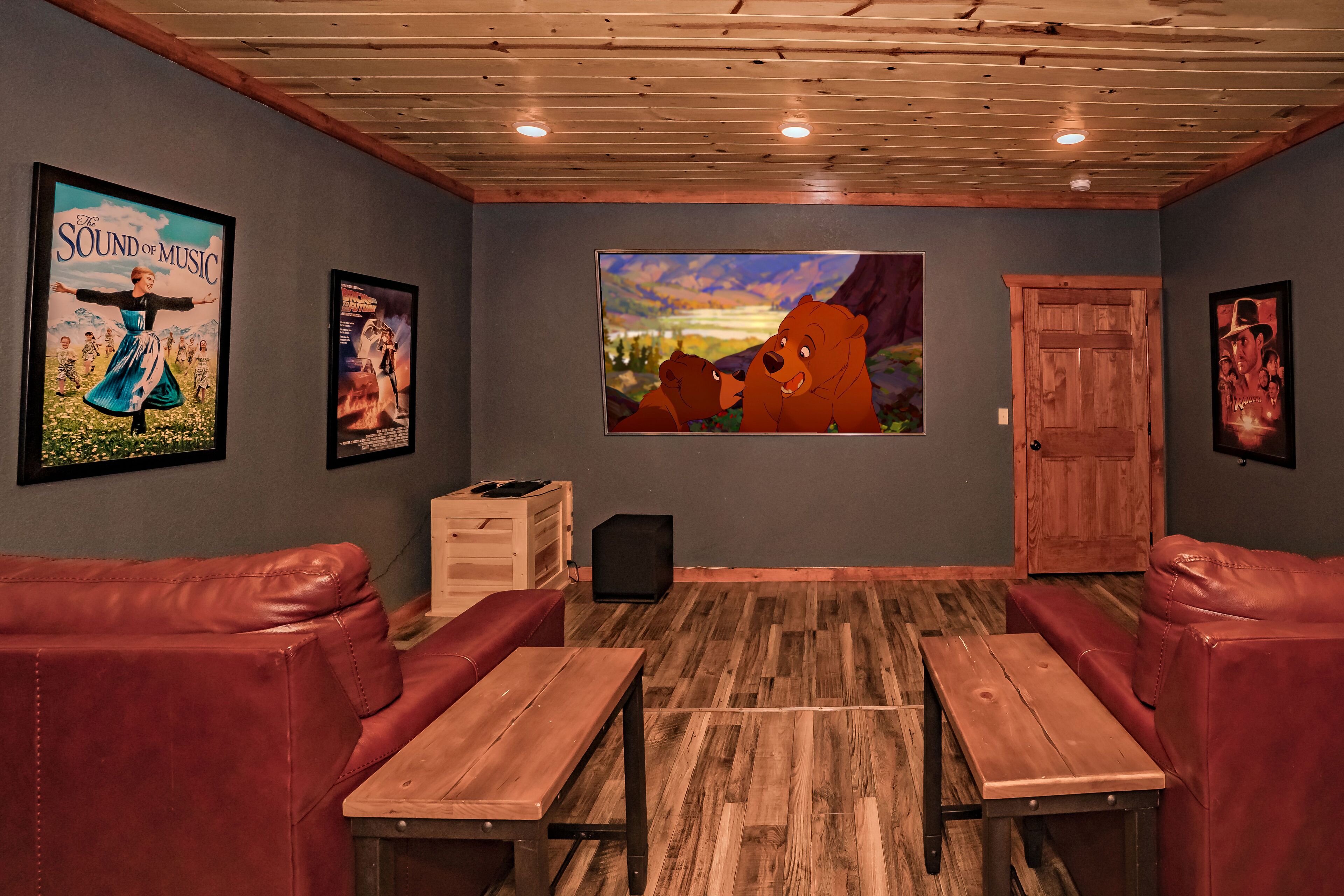 Magical Mountain Retreat: Indoor Pool, Views! Resort Facilities, Game Room, near Attractions