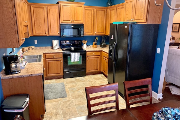 Frigorífic, microones, forn i placa de cuina