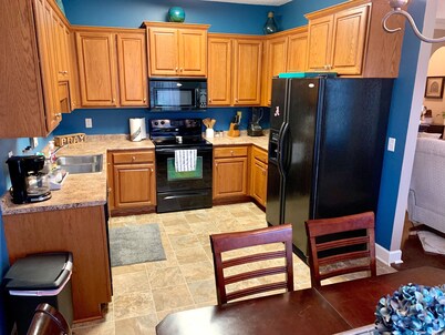 Tuscaloosa Clean, Safe & Stylish House, Minutes from UA and Downtown