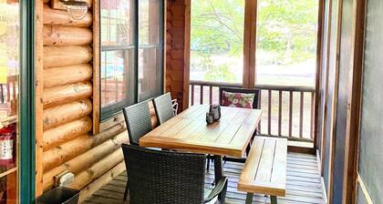 Log Cabin Luxury on Beautiful Goshorn Lake & Minutes from Downtown Saugatuck