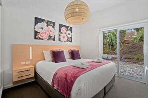 3 makuuhuonetta, silitysrauta/-lauta, Wi-Fi, vuodevaatteet