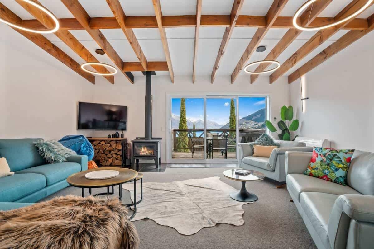 Télévision, cheminée