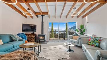 Télévision, cheminée